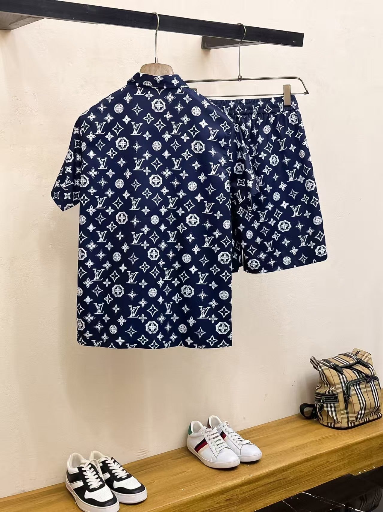 L's breathable and comfortable classic blue shirt set