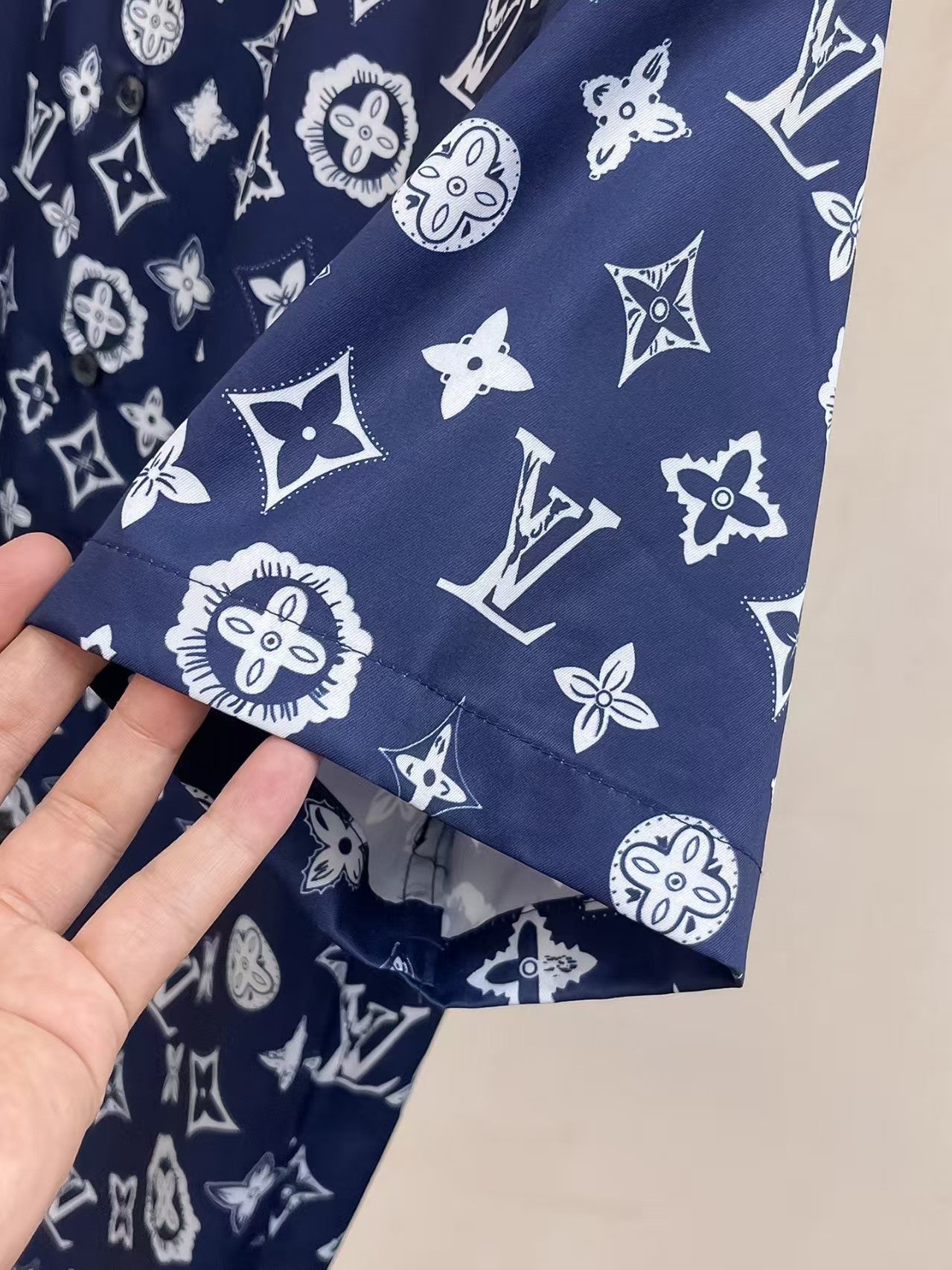 L's breathable and comfortable classic blue shirt set