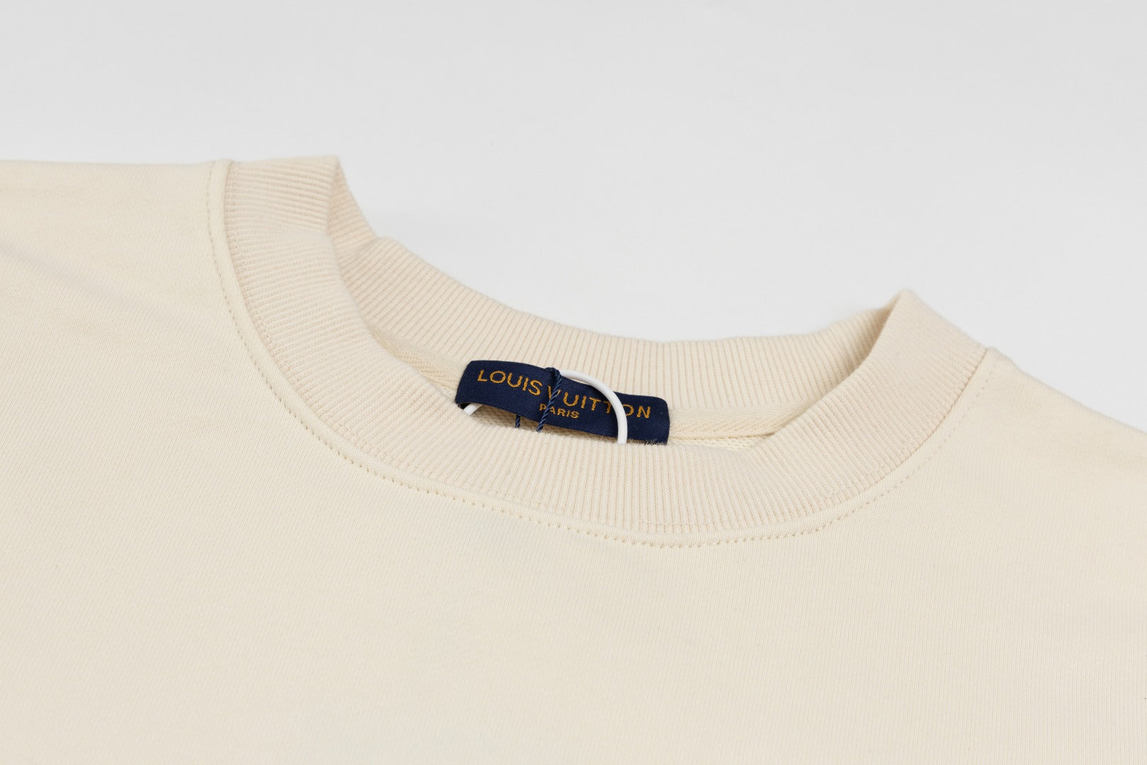 Classic logo necklace sweatshirt