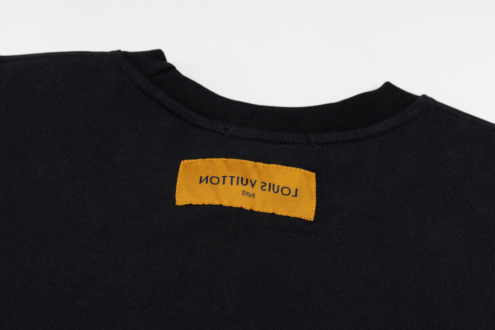 Classic logo necklace sweatshirt
