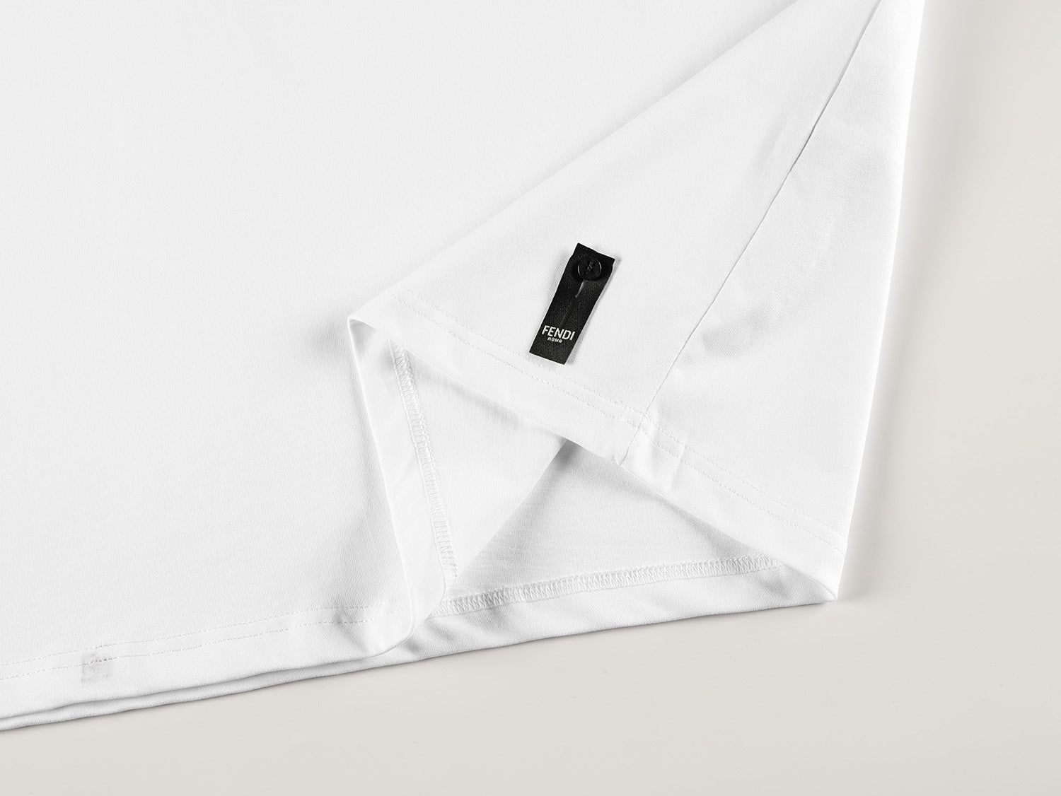 F's T-shirts with pockets on the front