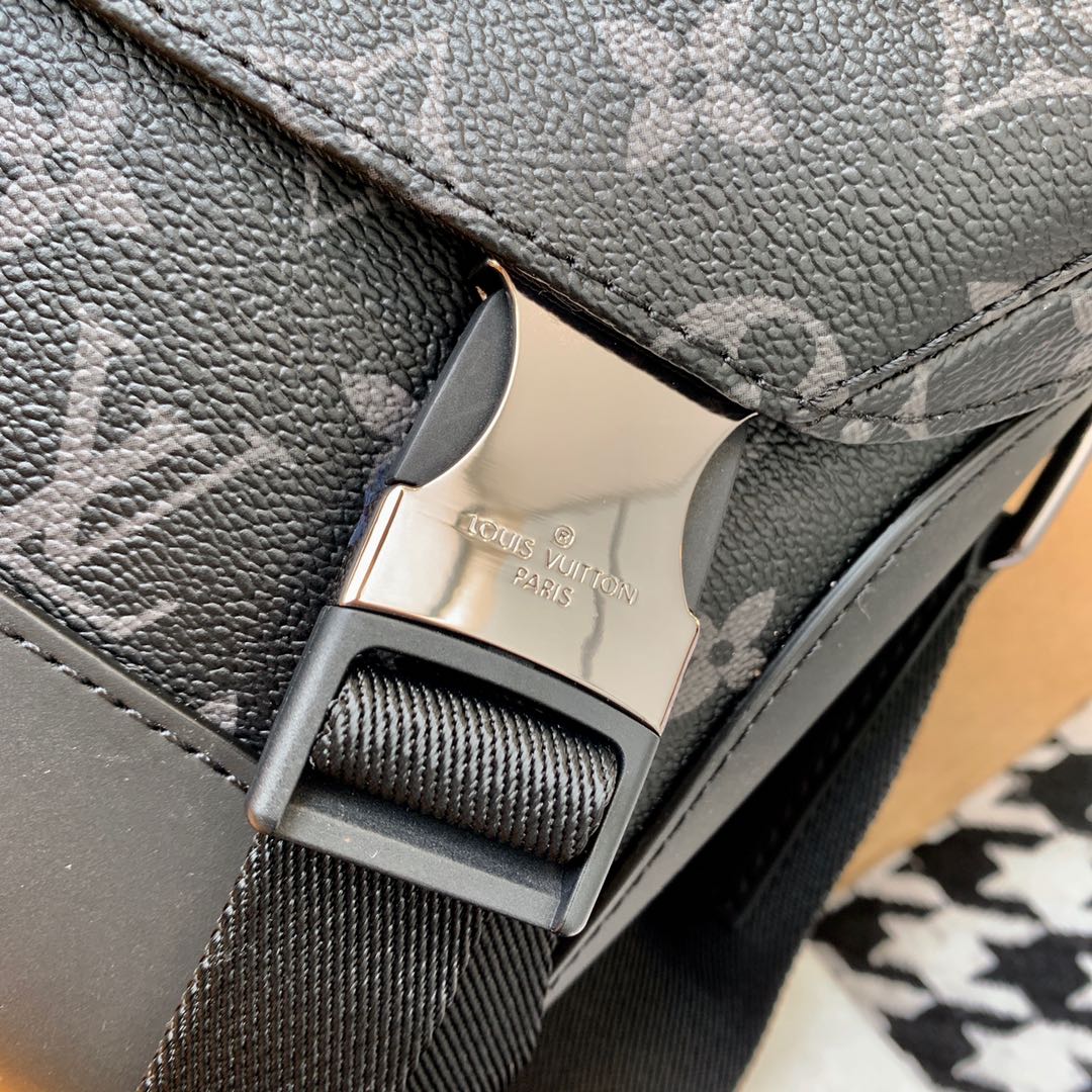 L's Crossbody Bag 0043