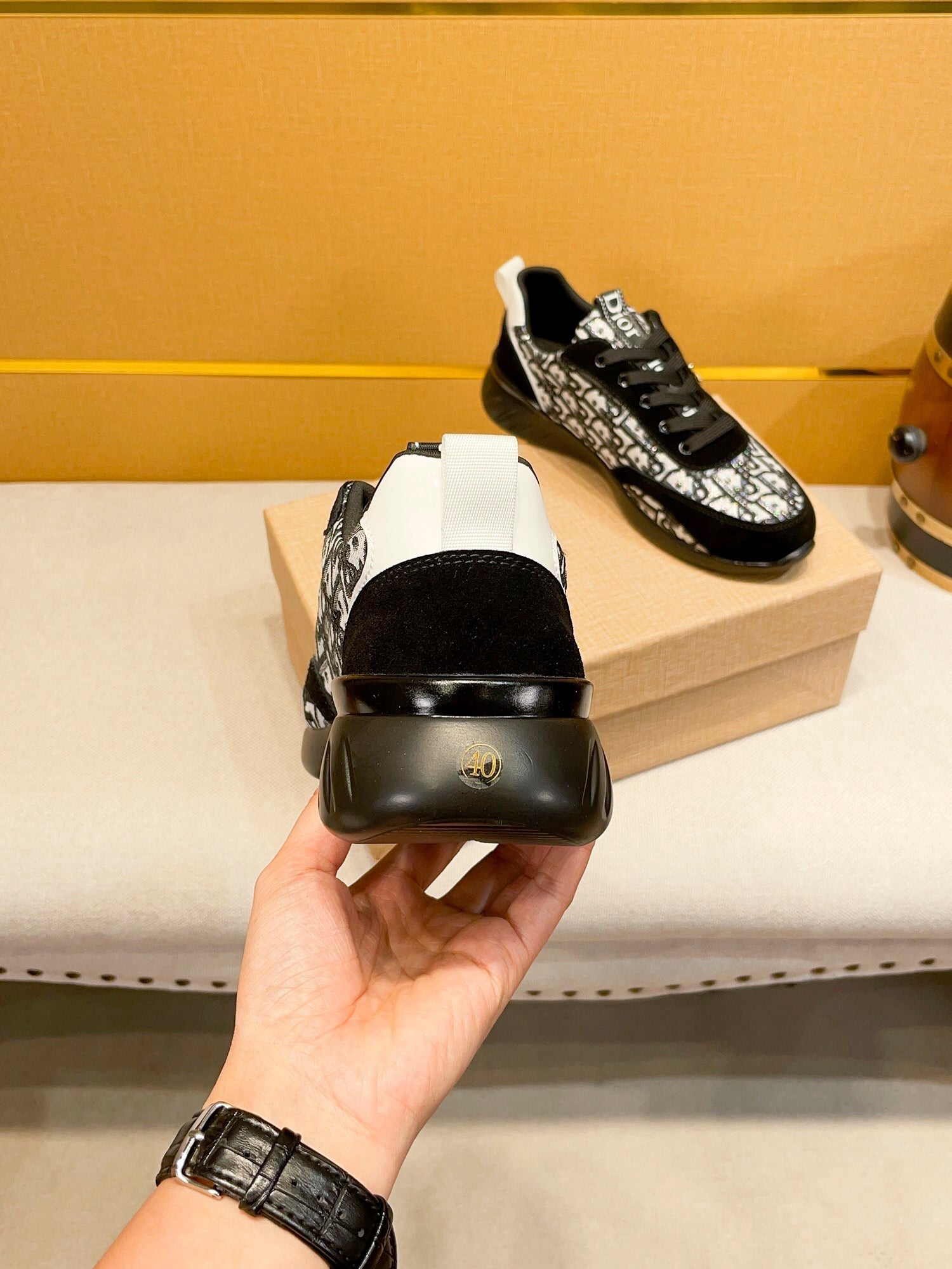 D05 Sneaker